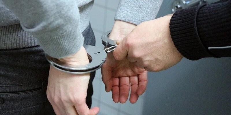 В аэропорту Праги задержан россиянин на основании ордера на арест, выданного Украиной