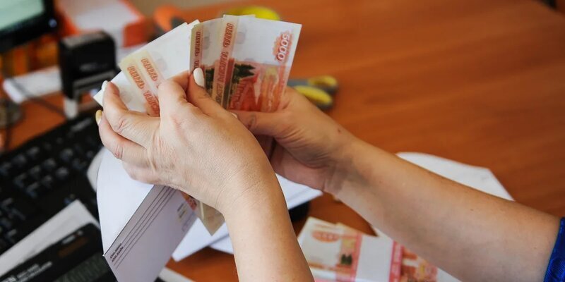 Пенсионеров в РФ старше 70 лет поддержат денежной выплатой в 40 000 рублей