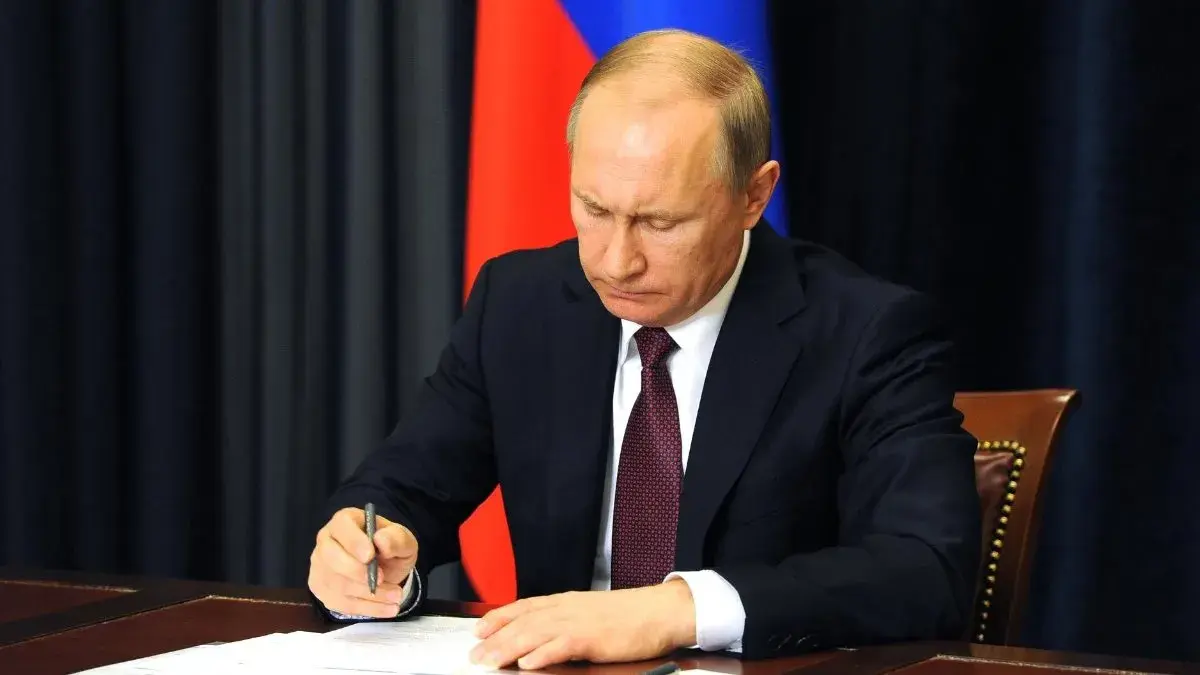 Президент РФ о выплатах детям к Новому 2022 году: Ждать ли новые выплаты детям к Новому году? Какую сумму выдадут? Когда