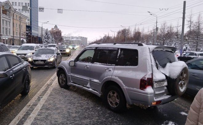 В Казани «агрессивная» начальница отдела на Mitsubishi насмерть сбила женщину