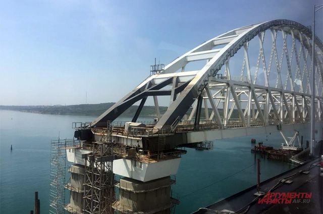 Безопасный мост. Крымский мост очистные сооружения. Крымский мост и дельфины