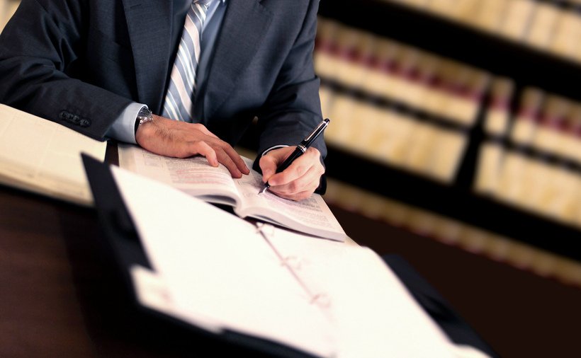 Как выбрать адвоката?