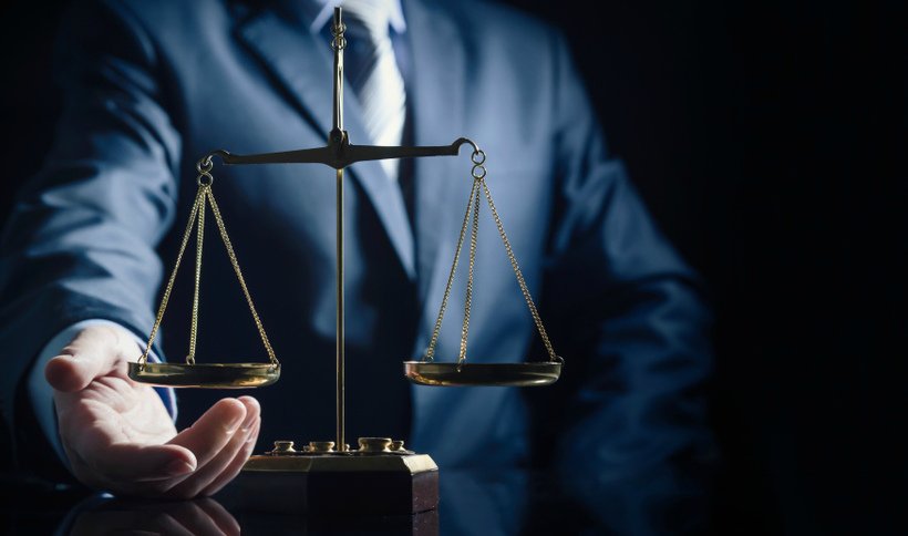 Как выбрать адвоката?