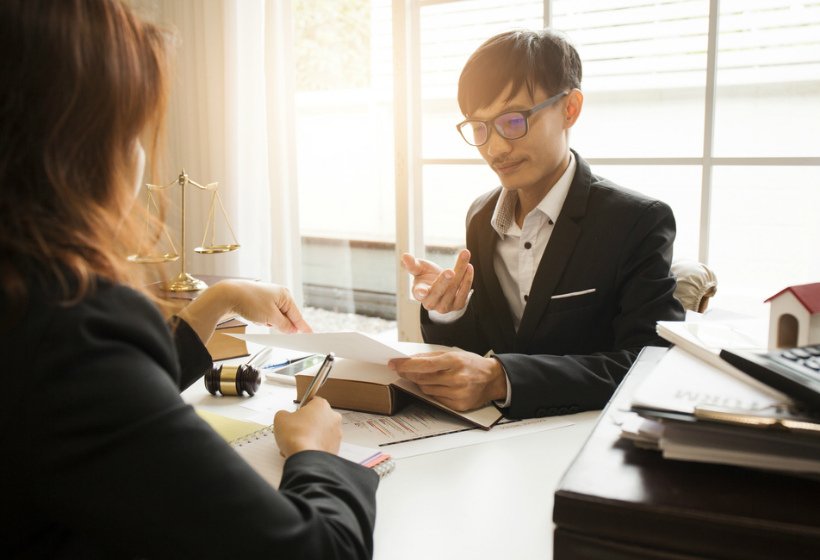Бесплатная юридическая консультация в Москве: мифы и реальность, как не попасть на юриста-мошенника