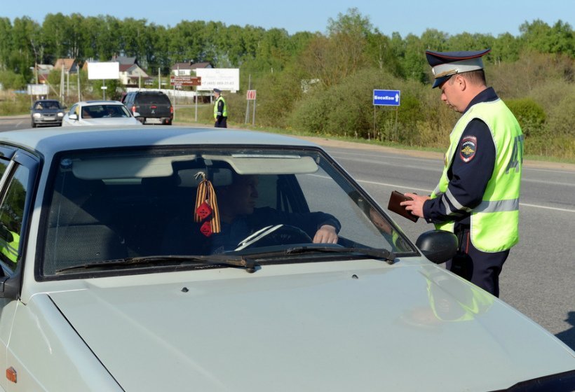 Проверка документов сотрудниками ГАИ вне постов признана законной