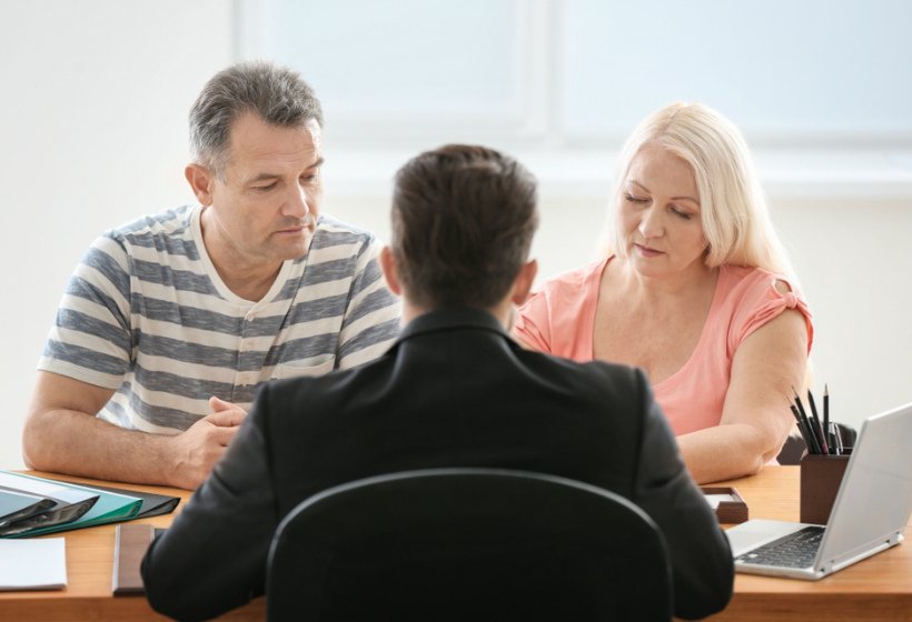 Завещание или дарственная – что лучше и дешевле для родственников?