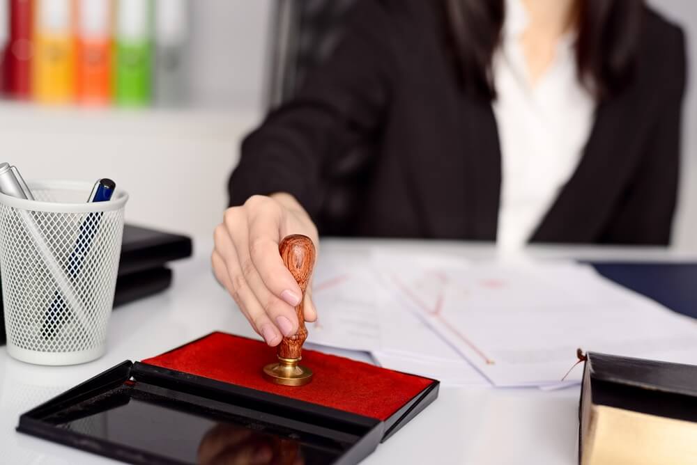 Правовые последствия отказа от наследства у нотариуса и как это выглядит на практике в конкретных случаях