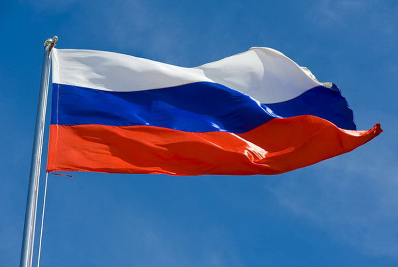 Названо число россиян, испытывающих гордость при виде Государственного флага