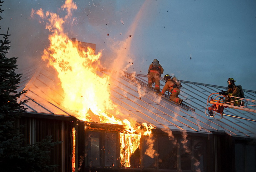 Жертвами пожаров в Красноярском крае стали не менее пяти человек
