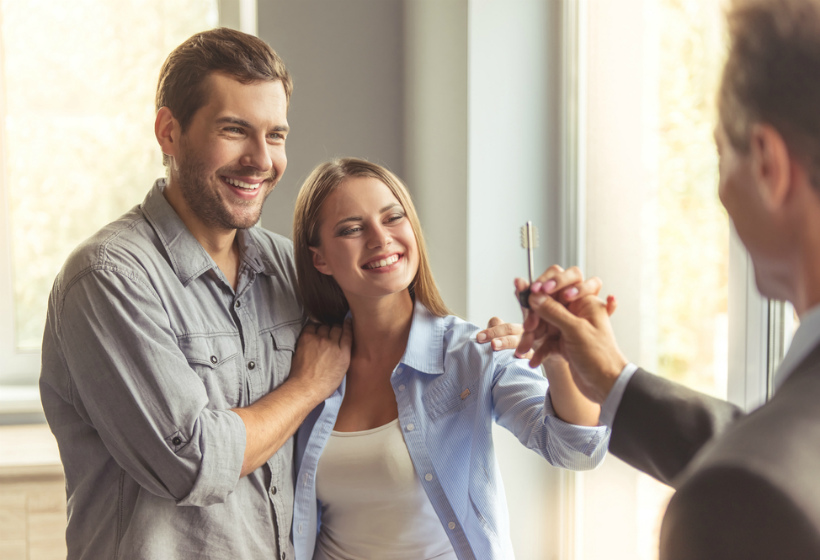 Откажет ли государство в получении жилья совершеннолетнему сироте, если тот вступит в брак и в браке будет приобретена квартира?