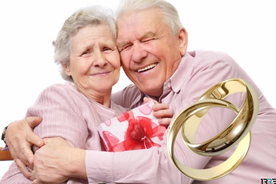 Есть ли доплата к пенсии за 30 лет совместной жизни ?
