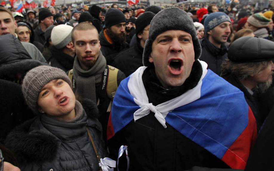 Народ. Народ будет или нет. Народ будет или нет. И восстанет народ на народ. Ну как вам живется при капитализме товарищи.