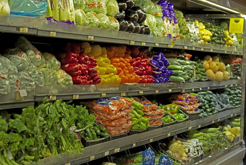Россиянам посоветовали не покупать мытые овощи