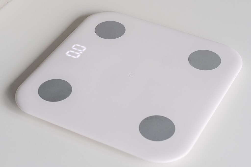 Очень полезная вещь для тех, кто следит за своим здоровьем и телом-Xiaomi Mi Body Composition Scale