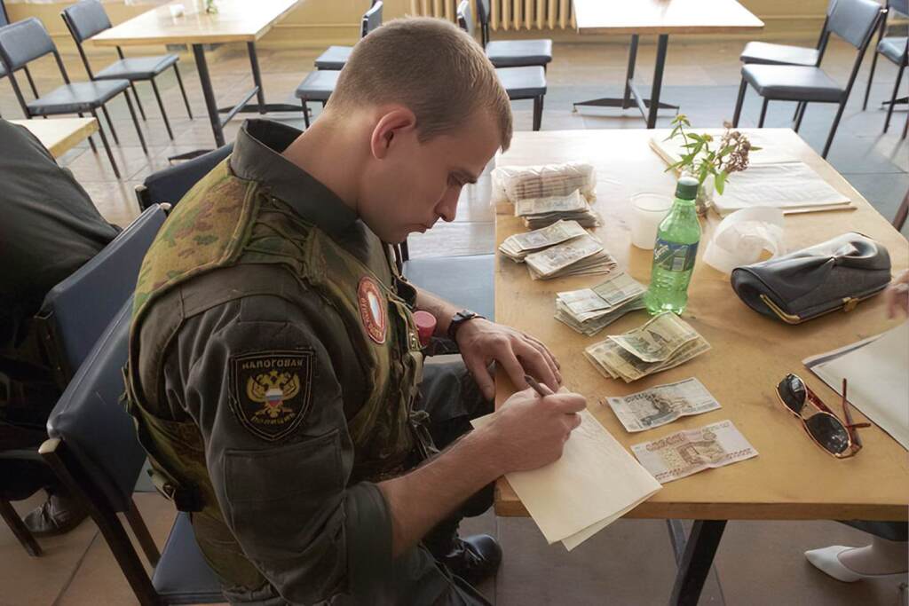 Почему была упразднена налоговая полиция