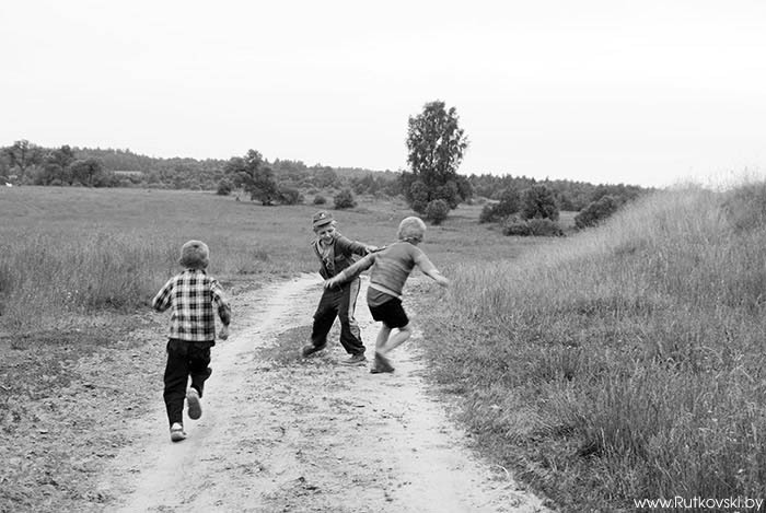 Я за деревню побегу. Босоногое детство в деревне. Босоногое детство СССР. Дети бегут в деревне. Советские дети бегут.