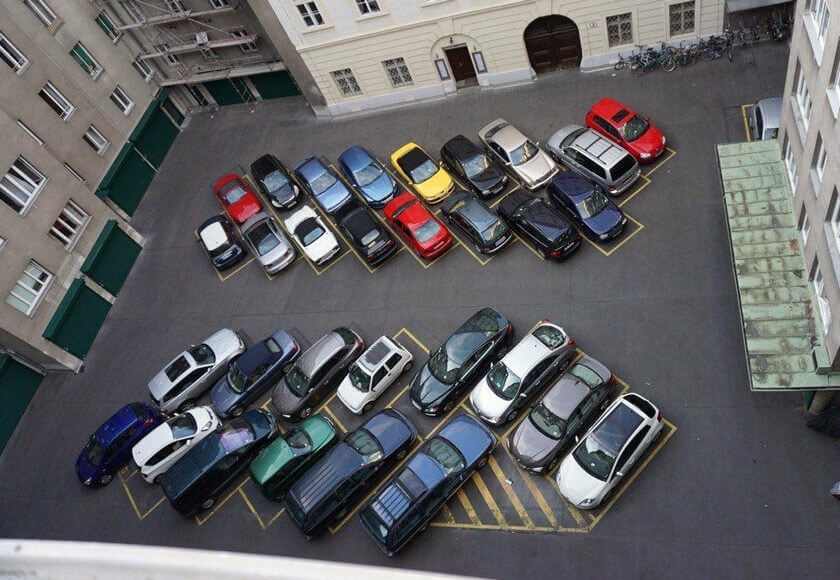 Верховный суд РФ запретил оставлять автомобили во дворах домов