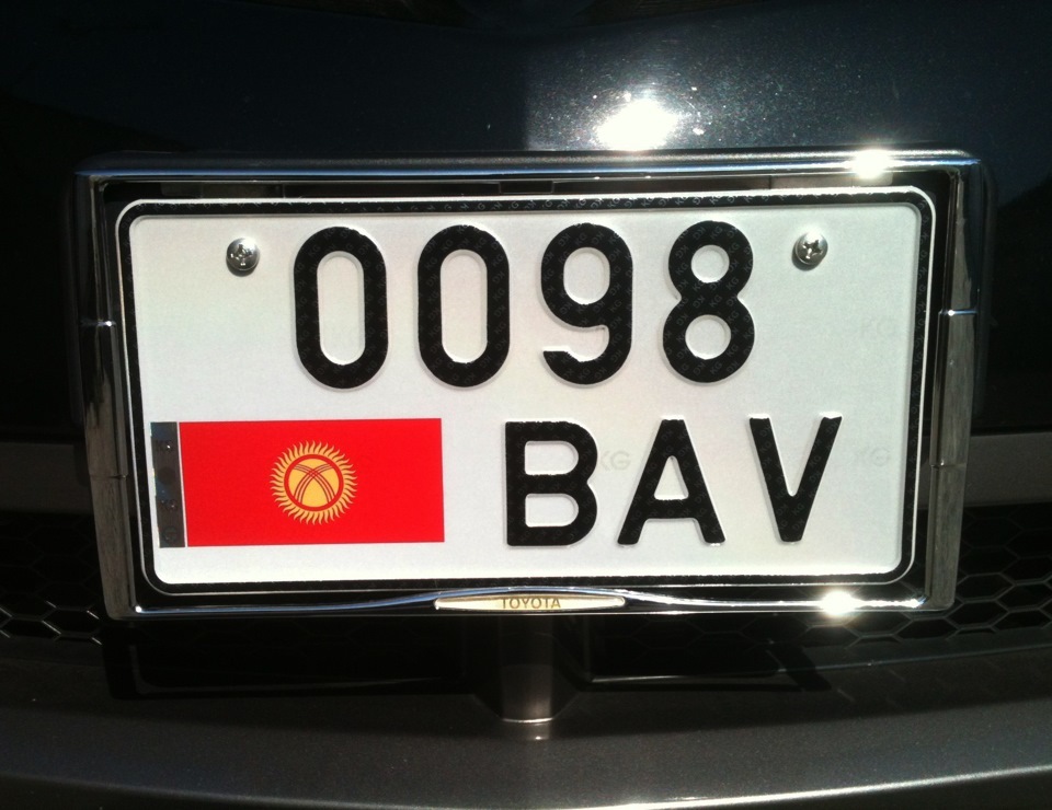Ввозимые с иностранными номерами автомобили нужно регистрировать в РФ