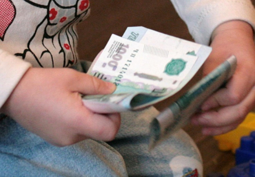 Могут арестовать детское пособие. Могут арестовать детское пособие