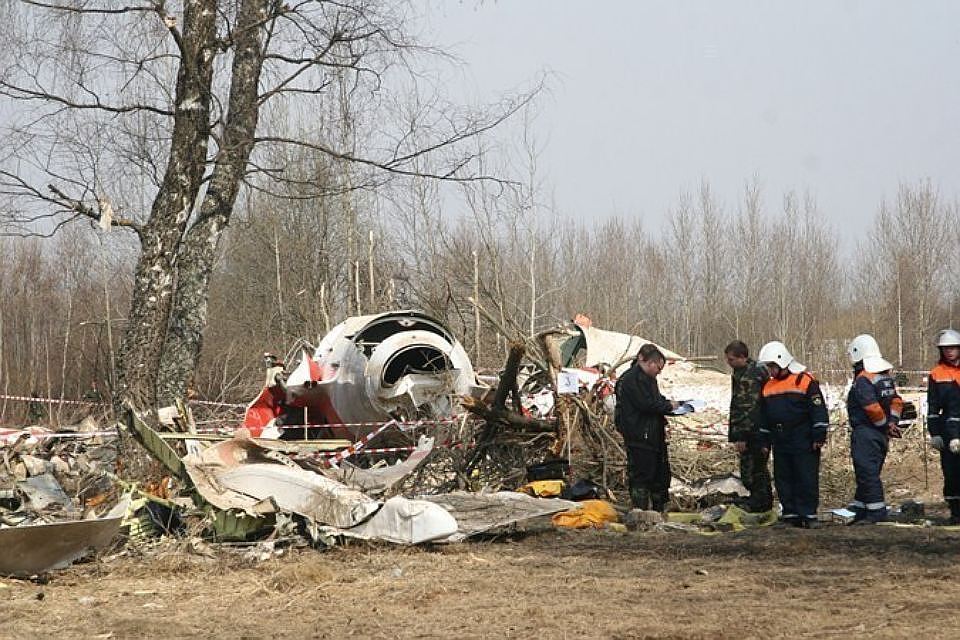Смоленске авиакатастрофа. Катастрофа Лех Качиньский. Катастрофа ту-154 в Смоленске. Авиакатастрофа Леха Качиньского под Смоленском 10 апреля 2010 года.