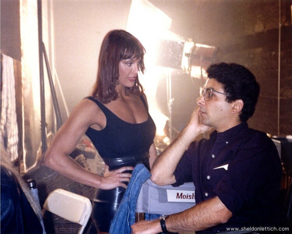 Коринна Эверсон, на съёмочной площадке фильма Двойной удар. 