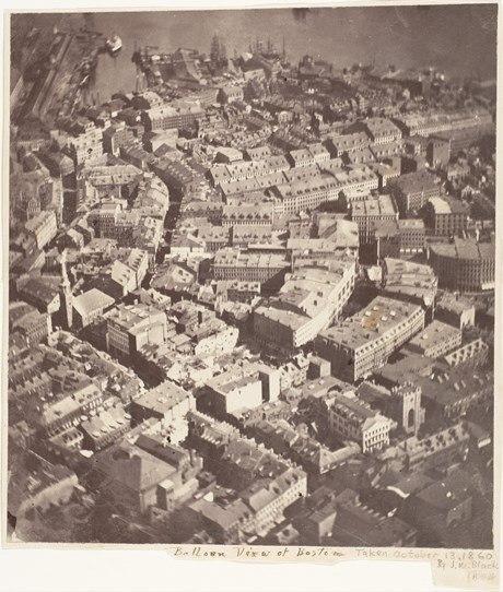 в каком году появились первые фотографии в мире. 7e8e132d63f49a94d2436e7d8e74e0ee. в каком году появились первые фотографии в мире фото. в каком году появились первые фотографии в мире-7e8e132d63f49a94d2436e7d8e74e0ee. картинка в каком году появились первые фотографии в мире. картинка 7e8e132d63f49a94d2436e7d8e74e0ee. Огромным прорывом в стремлении человечества запечатлеть реальность стала фотография, которая в отличие от наскальных рисунков и живописи оказалась способна передавать «картинку» максимально правдиво. Искусство фотографии насчитывает уже два века, за которые она стремительно эволюционировала, и подсчитать количество фото, сделанных профессиональными камерами, любительскими фотоаппаратами и смартфонами, теперь не представляется возможным. Но некоторые кадры останутся в истории навсегда.
