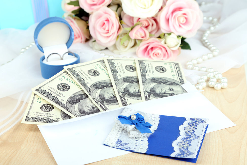 Как правильно дарить деньги на свадьбе, чтобы дочь при разводе не осталась ни с чем?