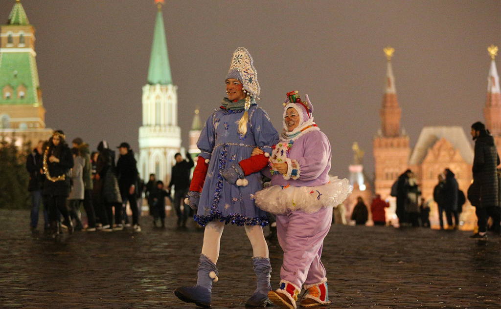 Как отмечают новый год в москве