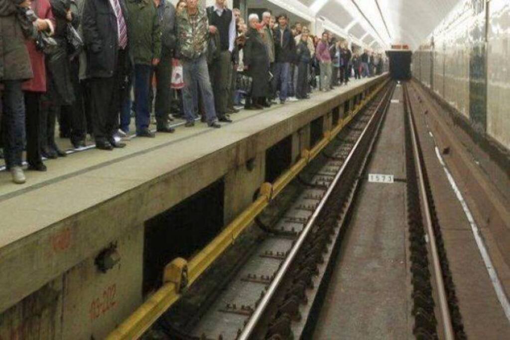Безопасность в метро: что делать, если упал с платформы?