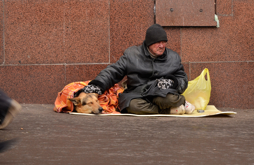 Отдали пиццу бездомному