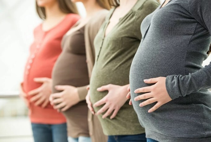 на какой неделе можно встать на учет по беременности в женскую консультацию по закону