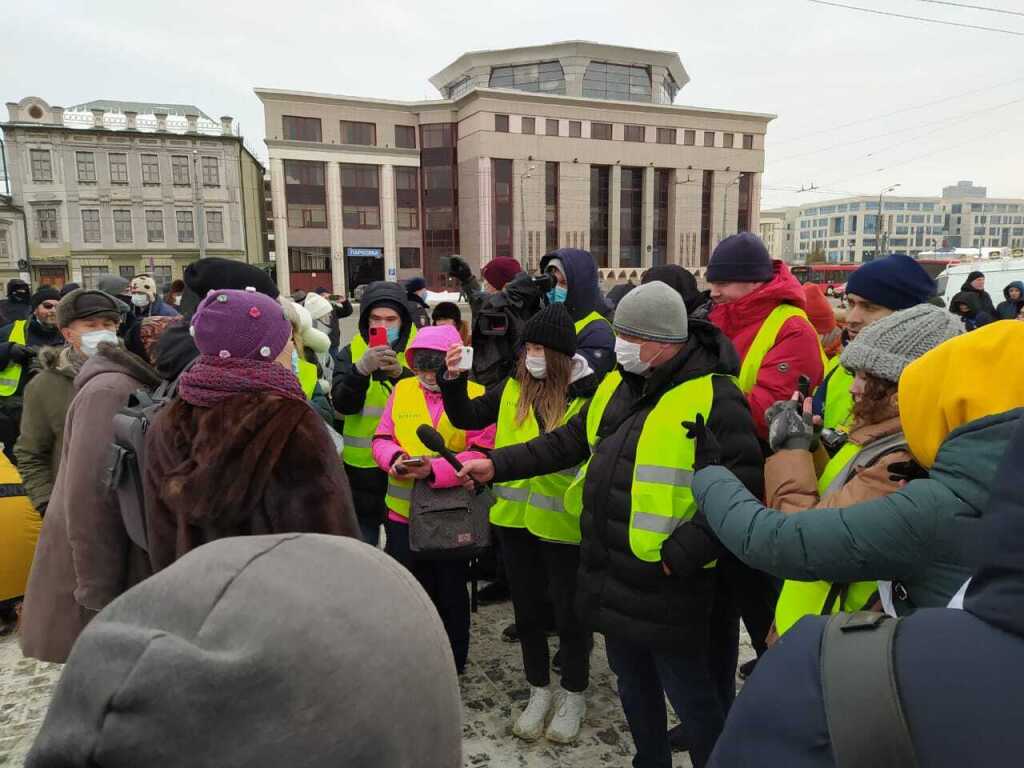 Рабочее на сегодня прямо сейчас. Митинги Навального 2021 в Казани. Митинг в Казани 23 января. Митинг в Казани. Протест в Казани 2021.