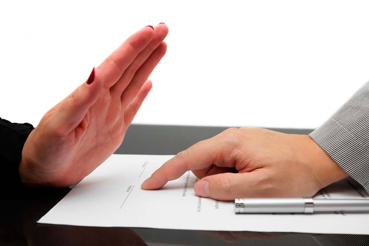 Навязывание дополнительных услуг. Как законно отказаться и осуществить возврат денег.