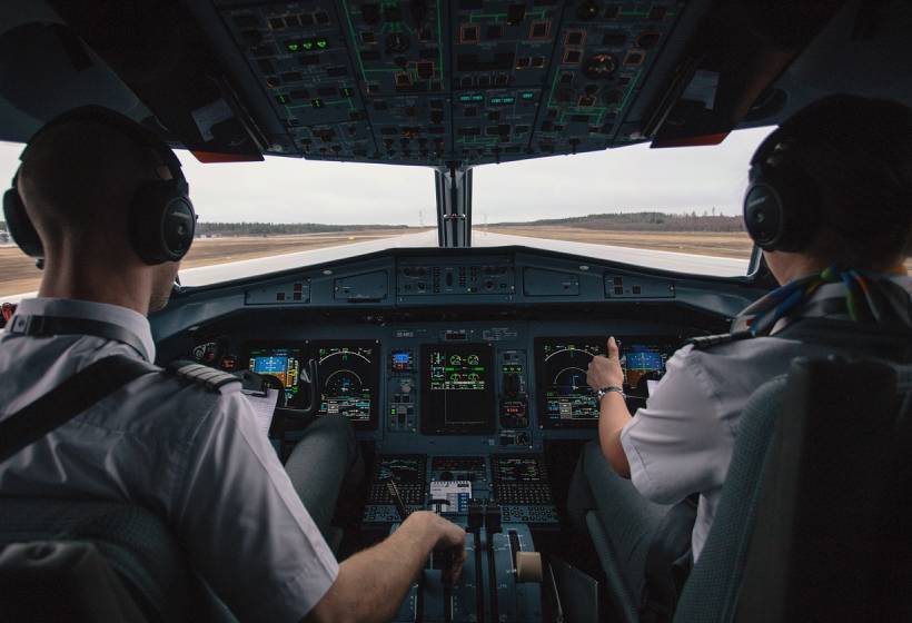 Злоумышленники пытались ослепить пилотов рейса Москва – Санкт-Петербург