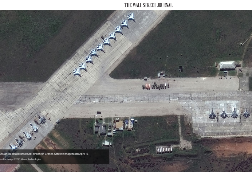 Опубликованы спутниковые снимки самолетов и танков РФ на границе с Украиной