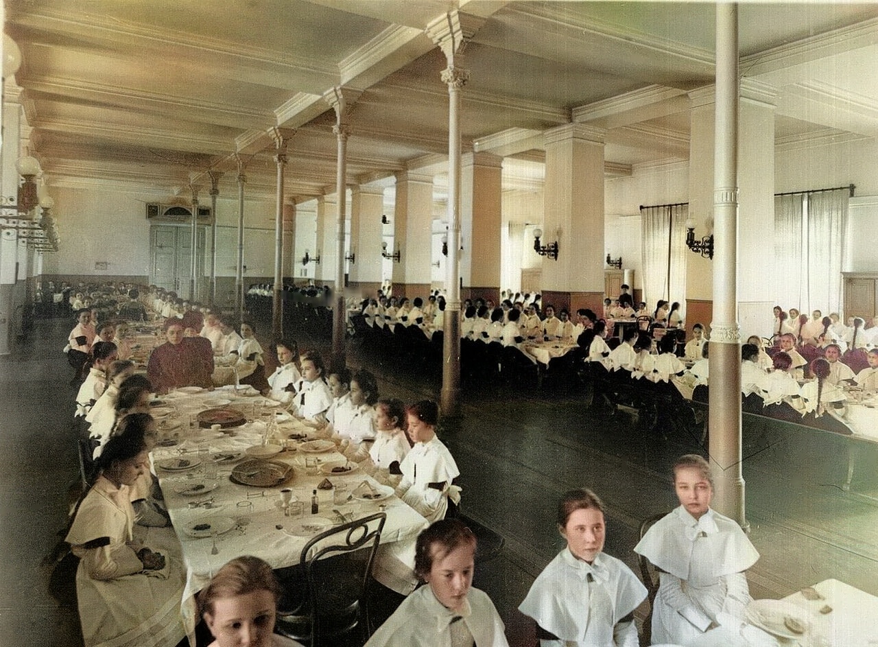 Институт благородных девиц в санкт петербурге фото