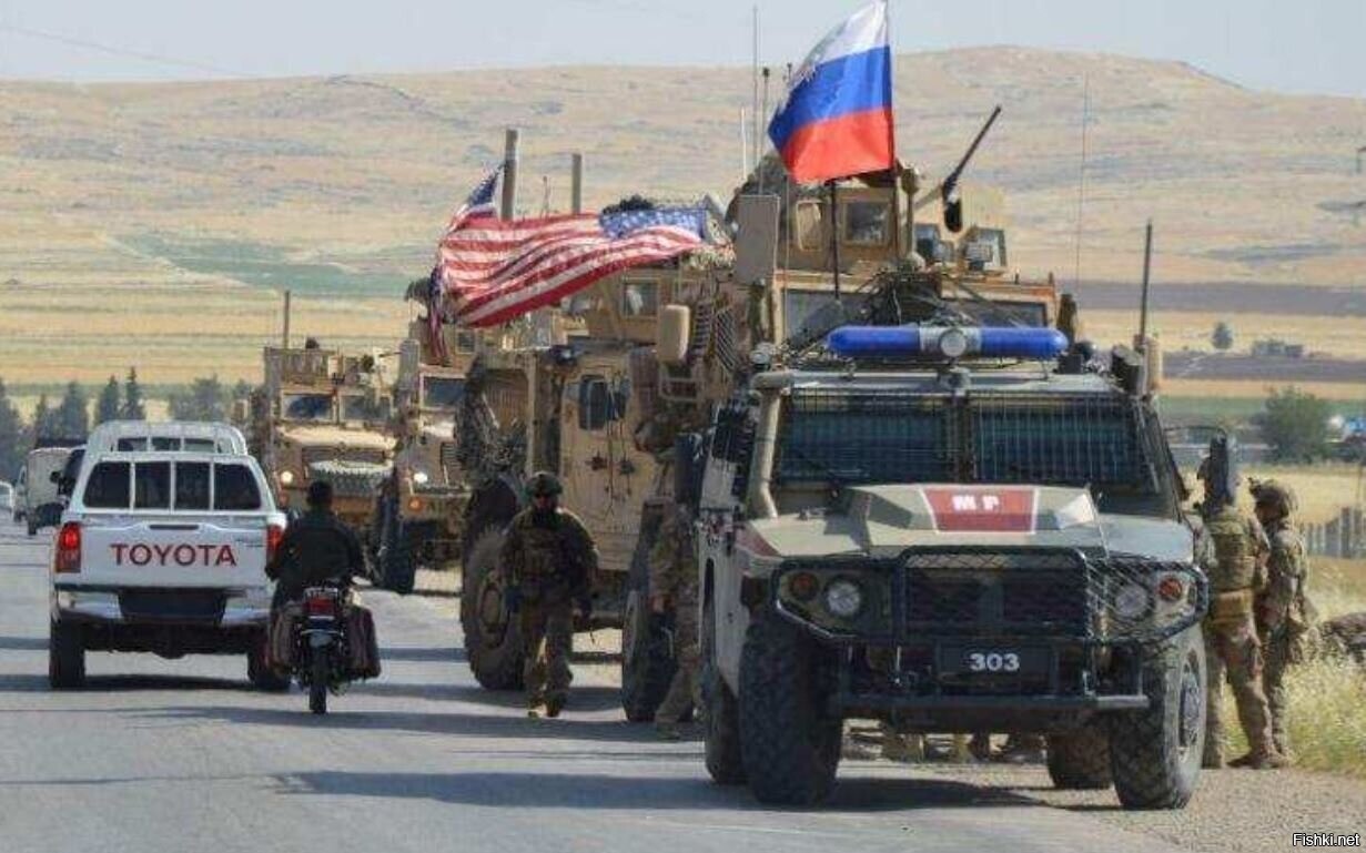 Россия сирия почему. Российские военные блокировали колонну армии США В Сирии. Российские военные в Сирии 2021 США. Российские военные блокировали колонну армии США. Патруль вс РФ В Сирии.