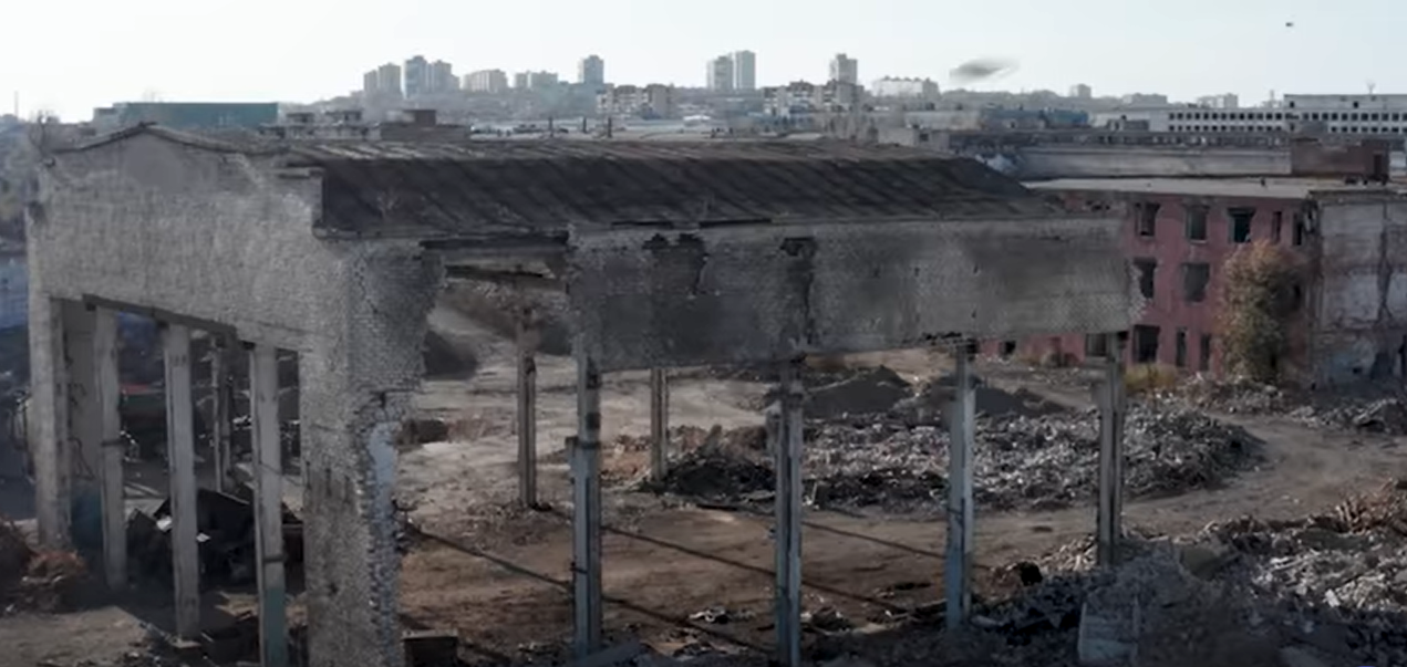 Волгоградский тракторный завод в настоящее. Разрушенный Волгоградский тракторный завод. Волгоградский тракторный завод 2021. Разрушенный тракторный завод в Волгограде. СТЗ завод Волгоград.