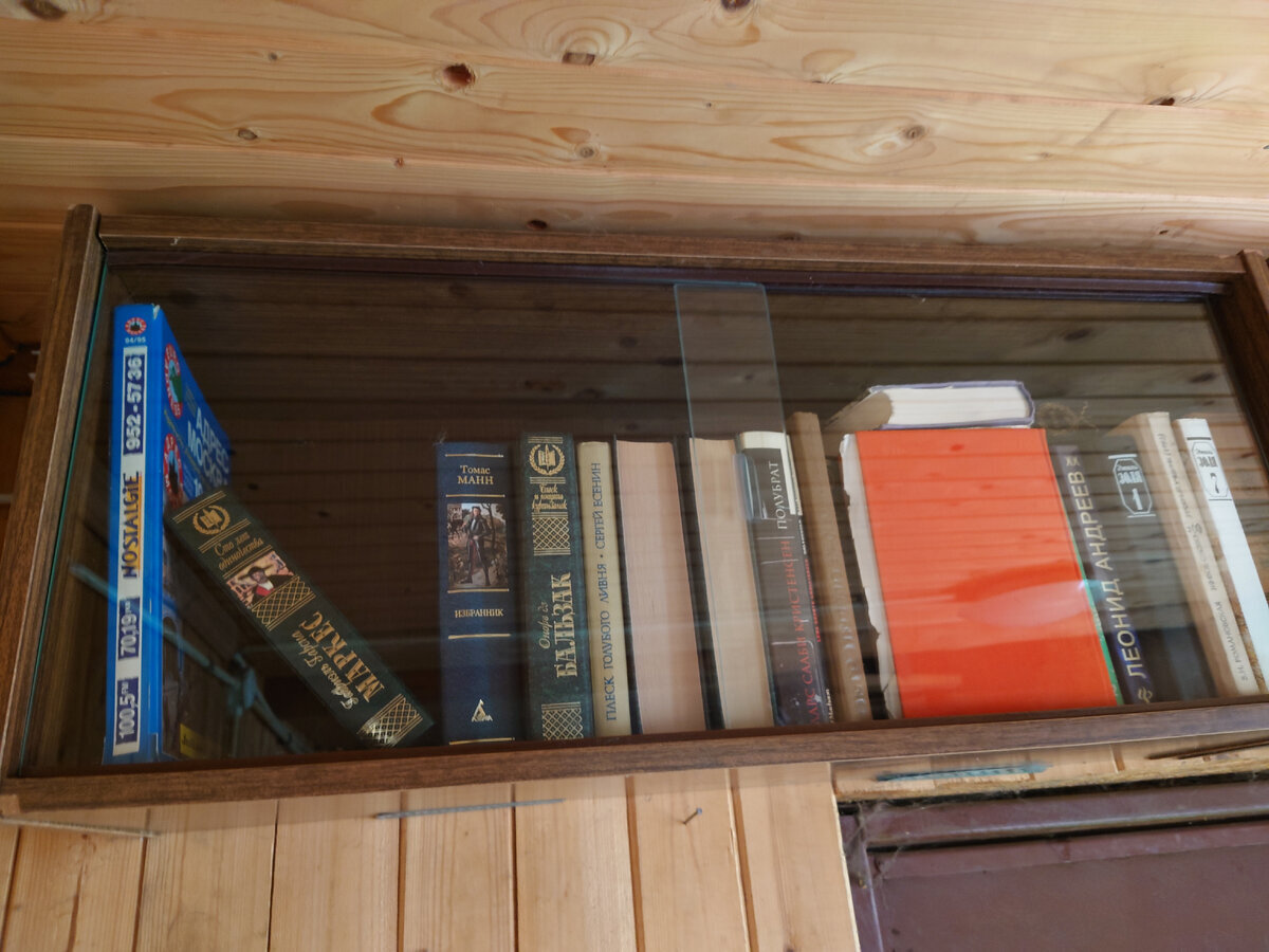 Наше поколение- последнее, которое читает книги. Следующее не будет смотреть даже фильмы.