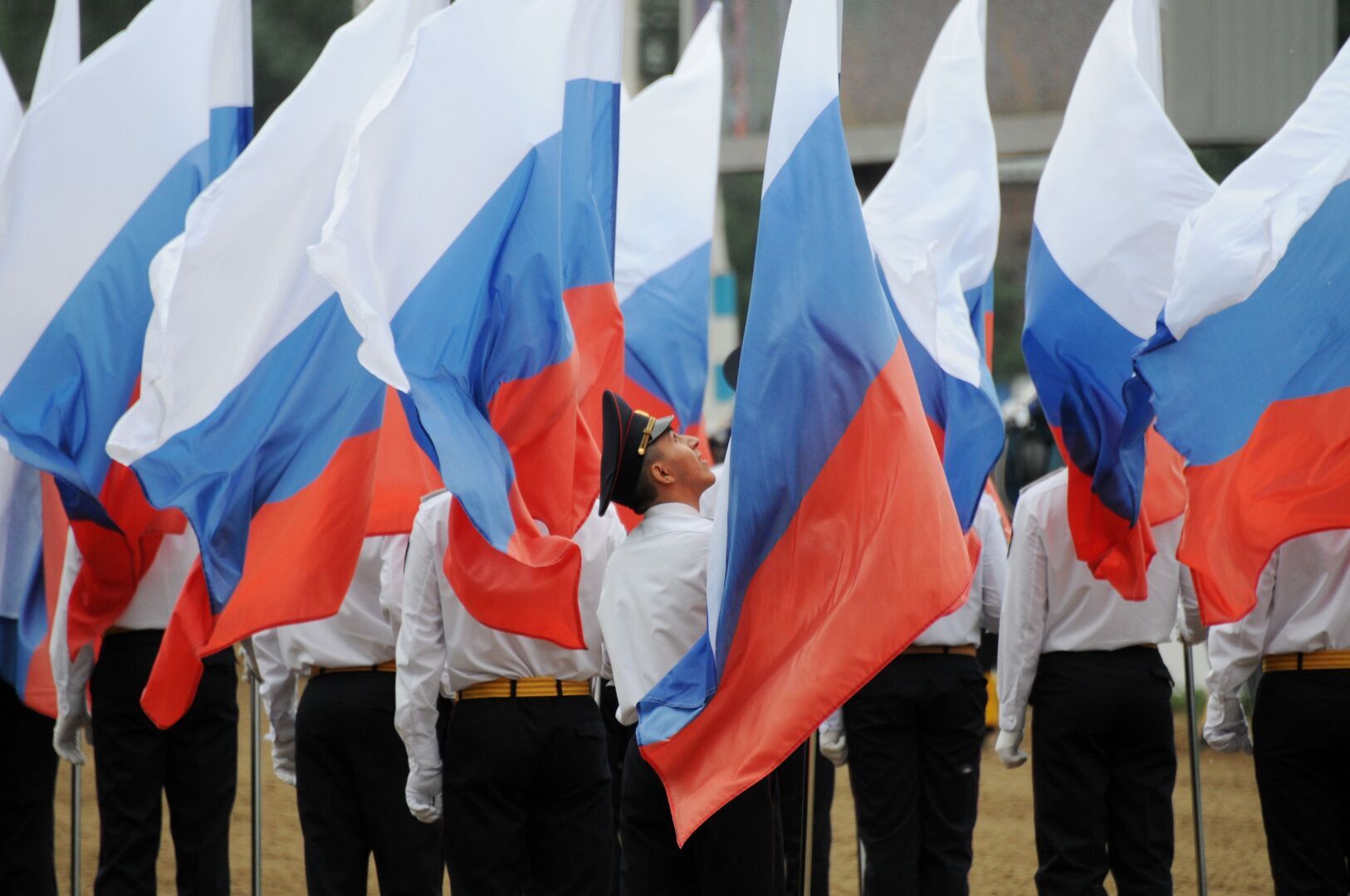 Государственный флаг россии фото