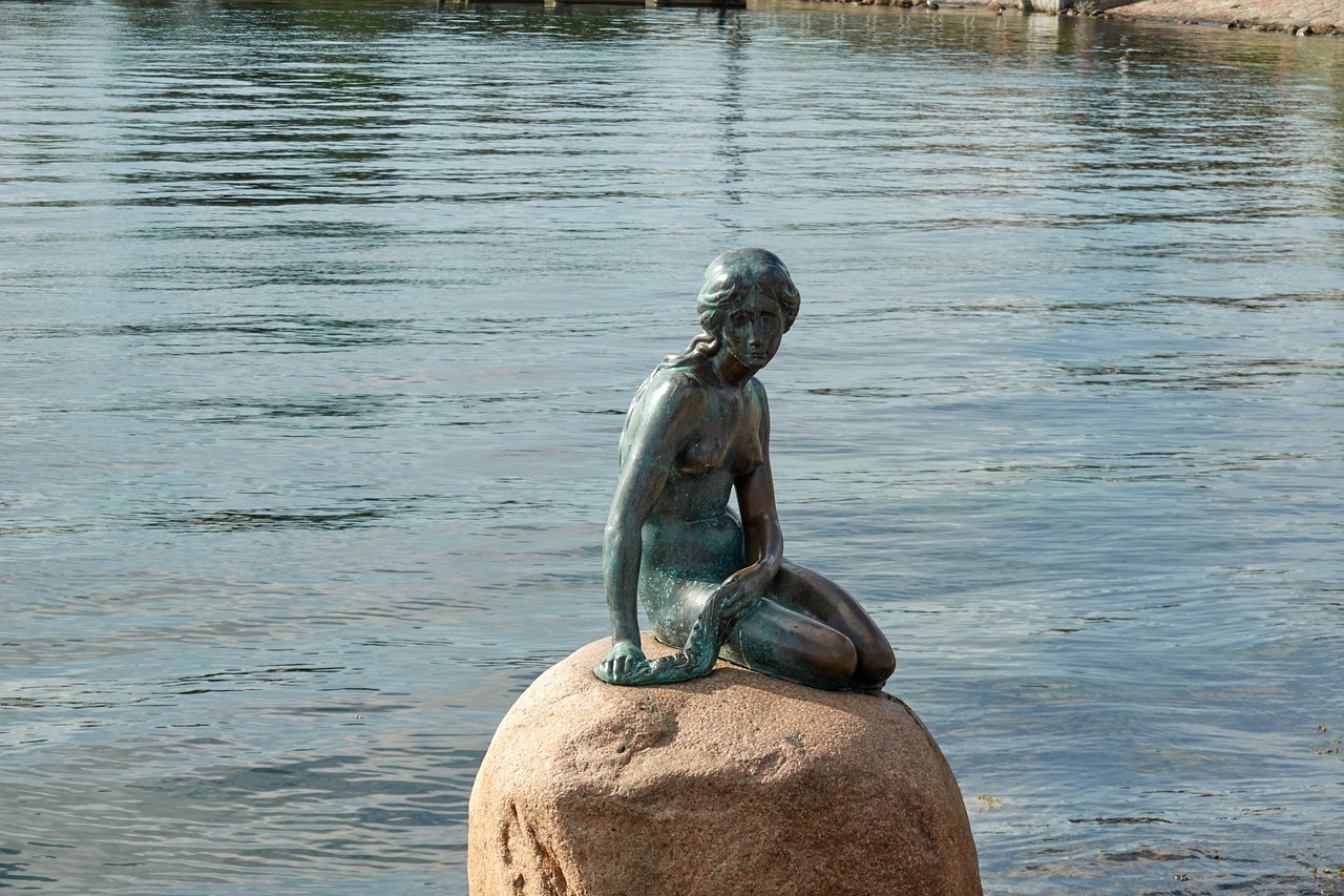 Статуя русалочки в копенгагене фото
