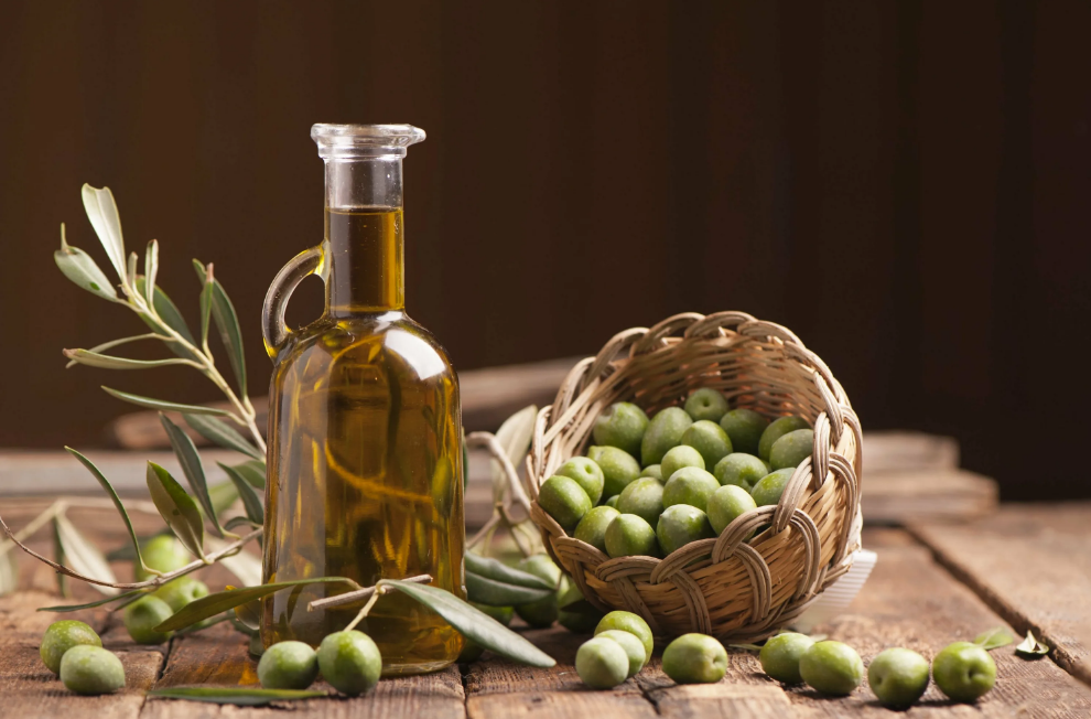 Производство оливкового масла. Huile d'Olive. Оливковое масло. Масло оливы. Оливки и оливковое масло.
