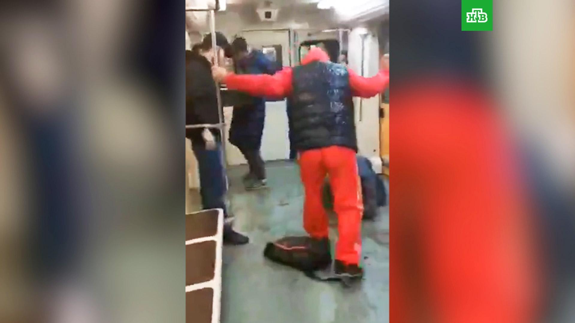 Нападение на вч. Дагестанцы избили парня в метро в Москве.