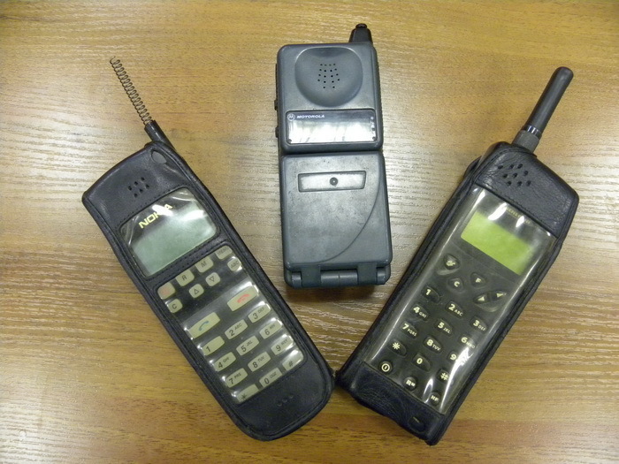 Сотовые телефоны 90 х годов фото