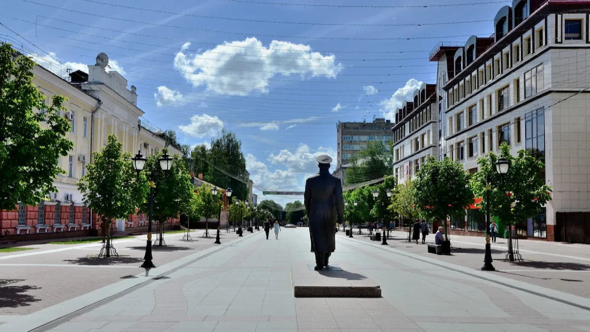 Г брянск советский. Бульвар Гагарина Брянск. Сквер Гагарина Брянск. Проспект Гагарина Брянск. Бульвар Гагарина 10 Брянск.