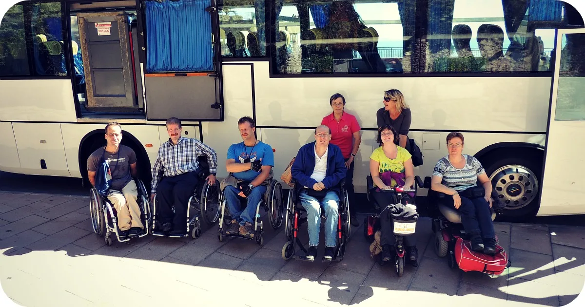 1 инвалидная группа. Группы инвалидов. Инвалиды 1 группы в колясках. Барселона для инвалидов. Группа инвалидов фото.