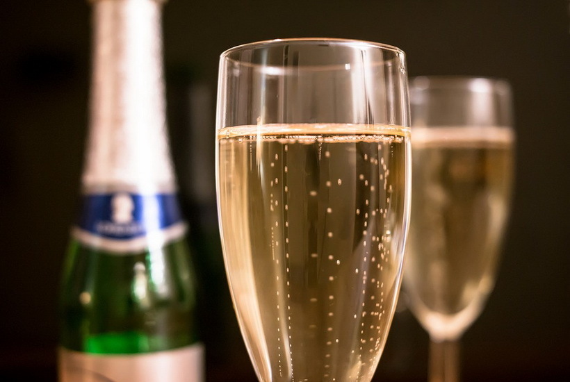 шампанское можно пить на новый год