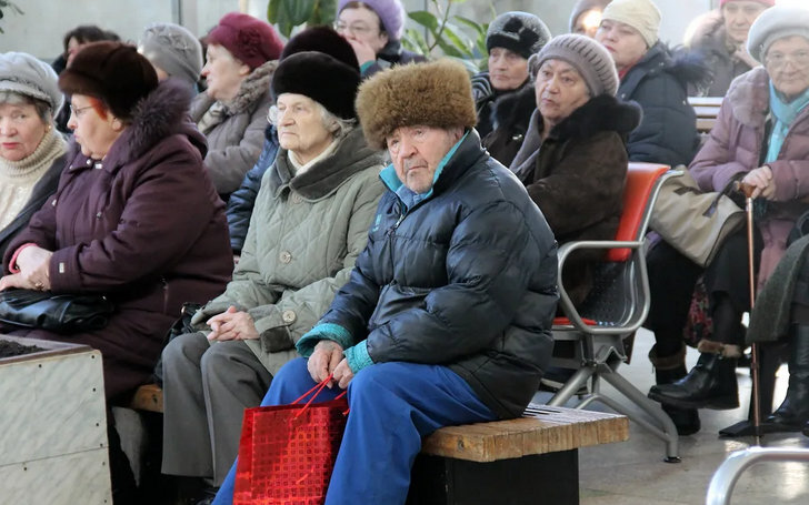 кому давать пенсию с 1 февраля