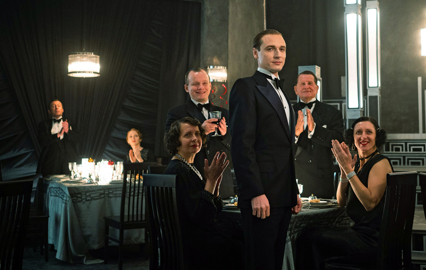 Сериал "Вертинский" 2021 год: все 1,2,3,4-6, 7, 8 серии. Смотреть онлайн в высоком качестве на Первом и Kion сюжет