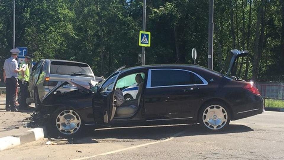 Майбах попал в дтп